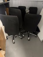 BOX composé de : 9 chaises de bureau en tissus noir - 5 faut…