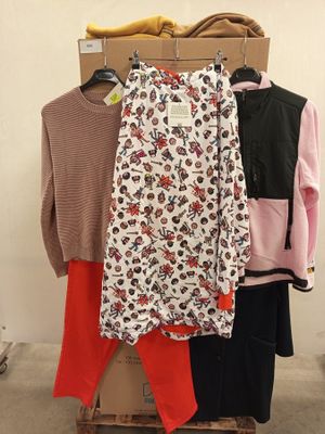 Lot de 180 pièces de textiles pour hommes et femmes - Photo 1