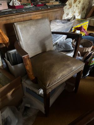 Fauteuil bridge en bois garniture de skaï vert années 50