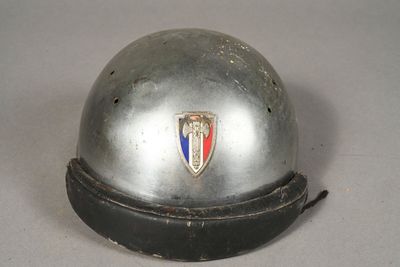 FRANCE. Casque 1935, Etat Français, Gendarmerie/Police, à éc…