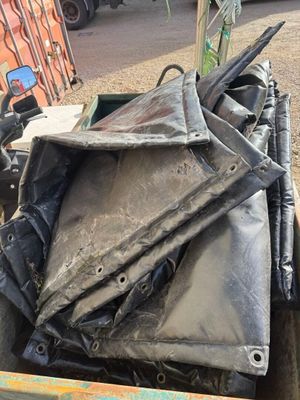 Une vingtaine de bâches acoustique