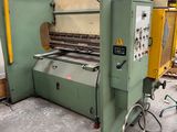 an image of a machine that is sitting in a warehouse