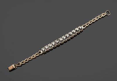 un bracelet en diamants et en or