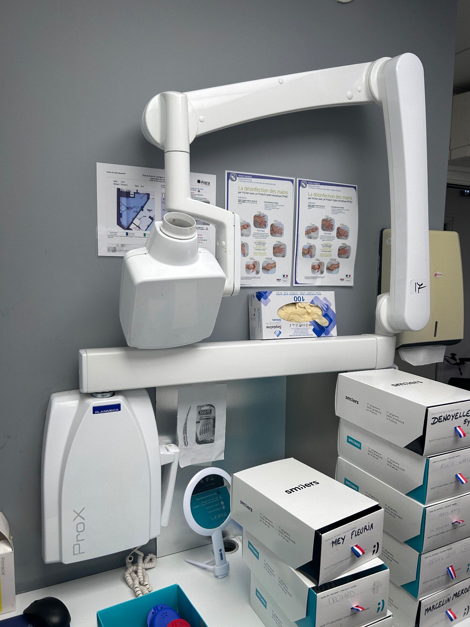 1 unité de dentiste de 2014 comprenant :