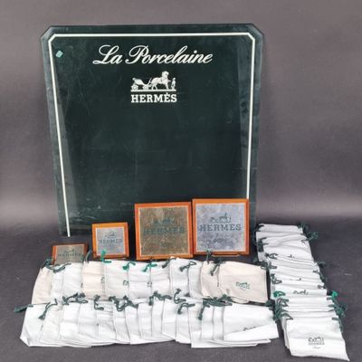 une image représentant une boîte de sachets de thé sur laquelle figure l'image d'un cheval