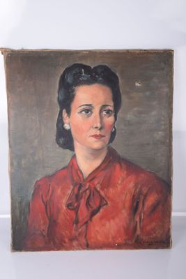 tableau représentant une femme vêtue d'un chemisier rouge orné d'un nœud rouge