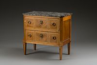 COMMODE d'entre-deux en bois de placage.