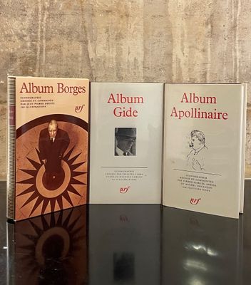 PLEIADE : Ensemble de 3 albums