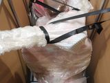 un chariot dans lequel se trouvent quelques sacs