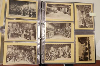 1 album avec 180 à 200 cartes de Saint Sulpice + 1 livret du…