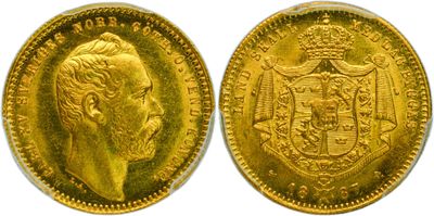 a gold sovereign coin with a crown on it