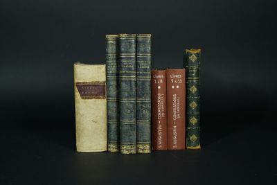 Réunion de livres divers comprenant :