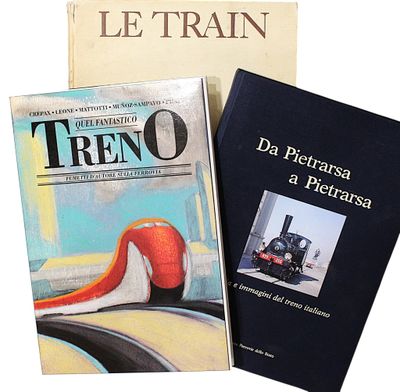 deux livres posés l'un à côté de l'autre sur une table