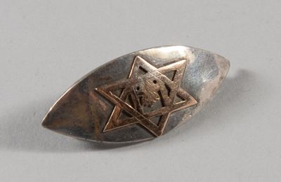 Broche en argent et or Indienne, motif d'une secte.