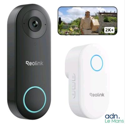 reolinnk smart video doorbell with 2 cameras and a remote control