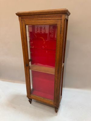 petite vitrine en chêne (acc. à un verre),