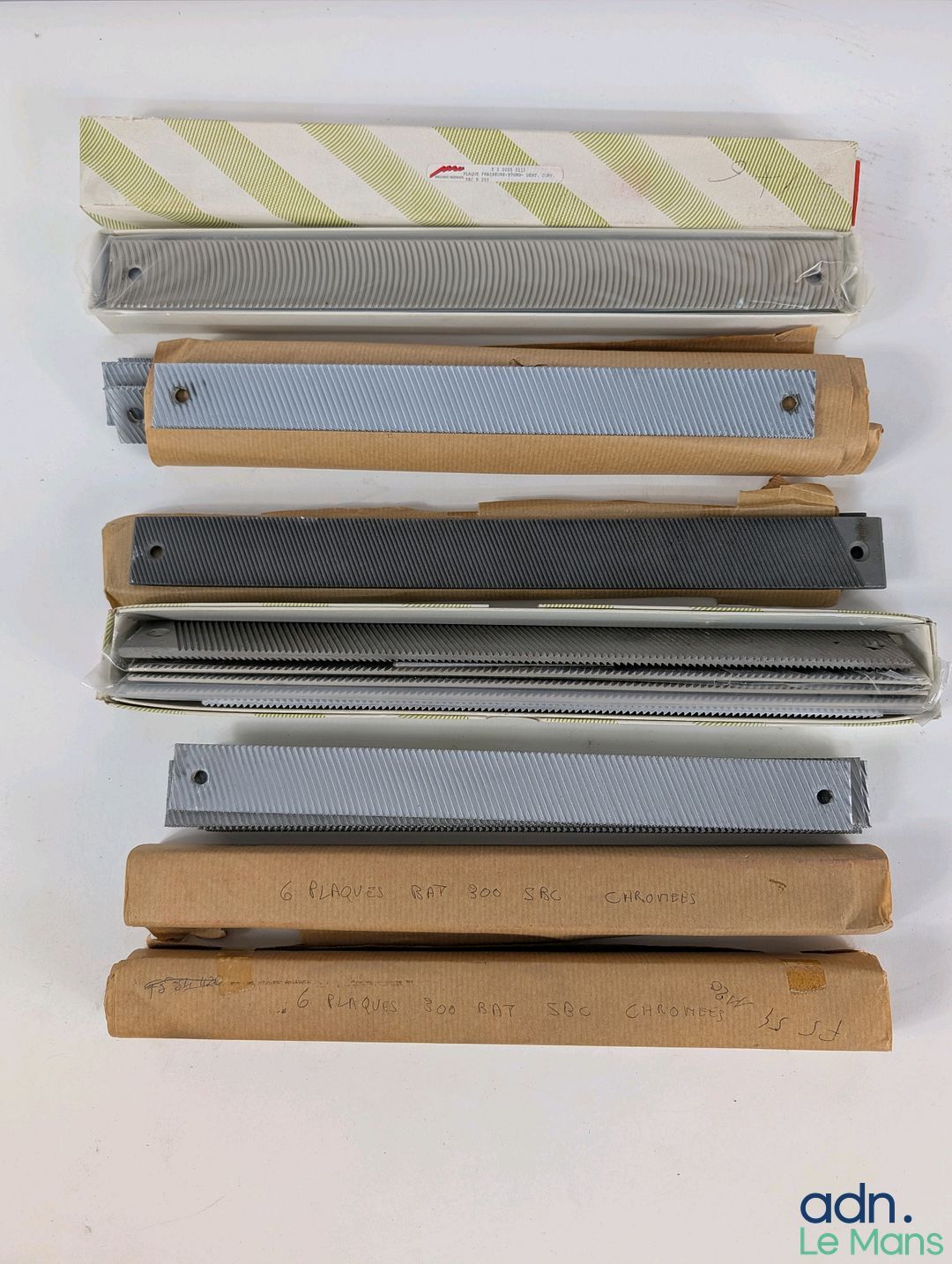 Lot de 36 plaques fraiseuse STORG.