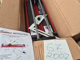 une boîte en carton contenant des skis