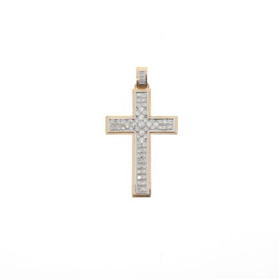pendentif en forme de croix en diamant sur fond blanc
