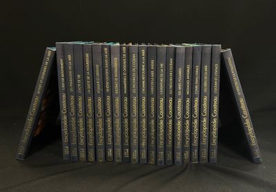 une pile de livres superposés sur une table
