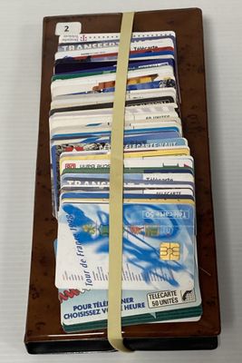 Album de cartes téléphoniques.