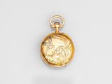 une image d'une montre de poche en or sur une surface blanche