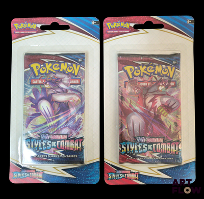 Deux paquets de cartes à collectionner Pokémon sont représentés sur un fond noir.