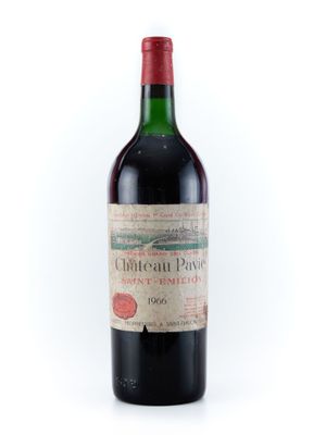 l'image d'une bouteille de vin portant une étiquette