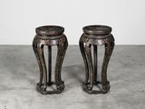 paire de tabourets anciens en bronze chinois, dans le style d'une paire de tabourets