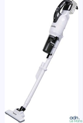 gros plan d'un aspirateur sur fond blanc