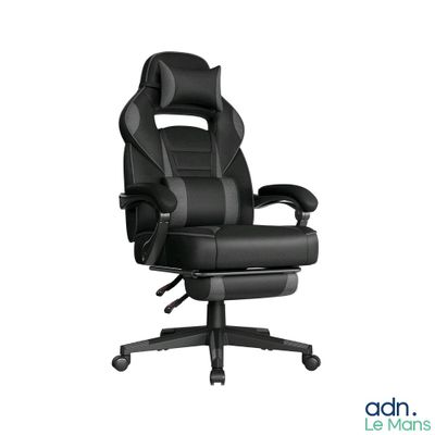 un gros plan d'une chaise de bureau noire sur fond blanc