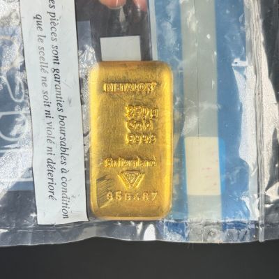 Sous-scellé, un lingotin de 250 g en or 999,9/1000 numéroté … - Photo 1