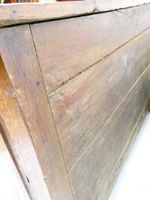 Commode de style Louis XIV en chêne ouvrant par deux tiroirs… (photo 6)