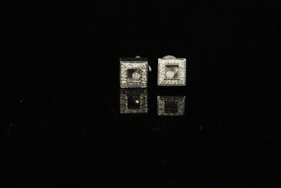 Paire de boucles d'oreilles en or gris 18 K (750), de forme …