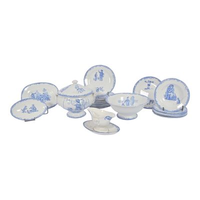 assiettes et plats en porcelaine bleue et blanche, ornés de motifs bleus et blancs