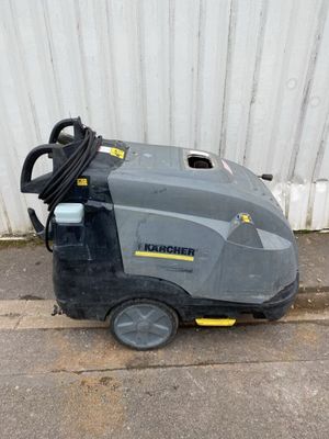 an image of a machine that is sitting on the ground