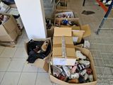 many boxes that are sitting on the floor in the room