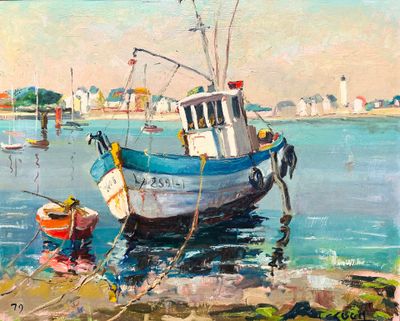 une peinture représentant un bateau sur l'eau, près du rivage