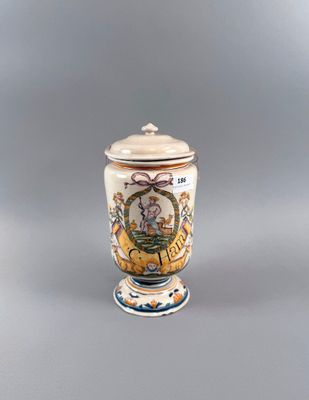 Pot à pharmacie en faïence à décor d'un personnage mythologi…