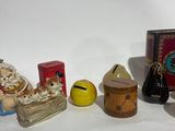a lot of small figurines that are on a table