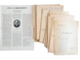 un vieux livre contenant une pile de feuilles et la photo d'un homme en costume