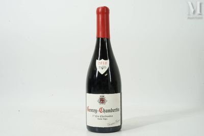 une bouteille de vin posée sur une table