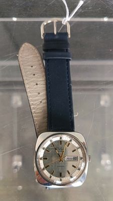 VALGINE. Montre coussin en acier carré automatique, fond aci…