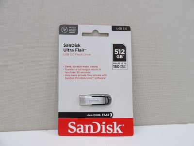 the sandisk ultra flash drive is packaged in a package