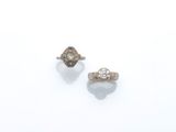 une paire de bagues en diamant et en or