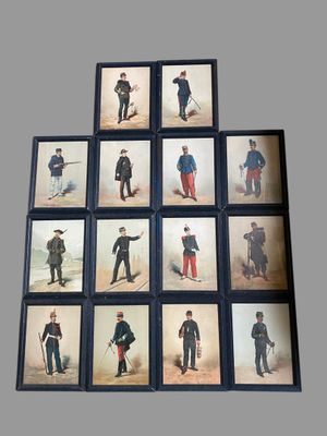 de nombreuses photos d'hommes en uniforme militaire