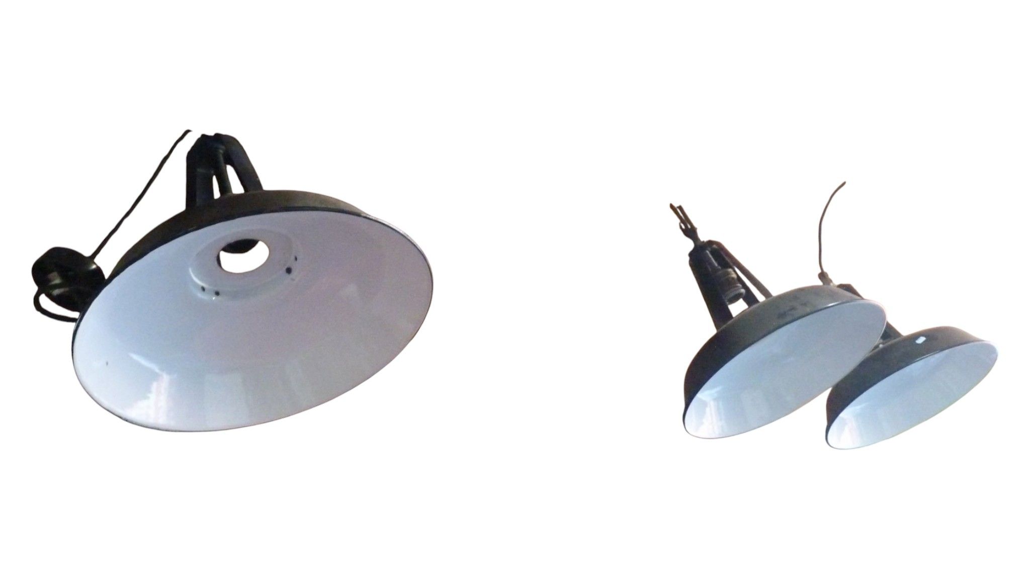 3 luminaires d'atelier
