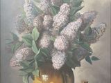 tableau représentant un vase de lilas et une théière posés sur une table