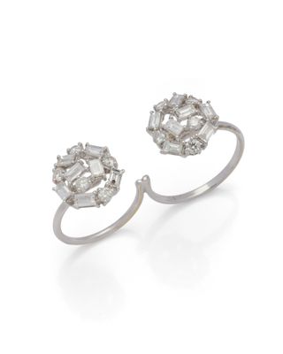 une paire de bagues en diamant et en or blanc
