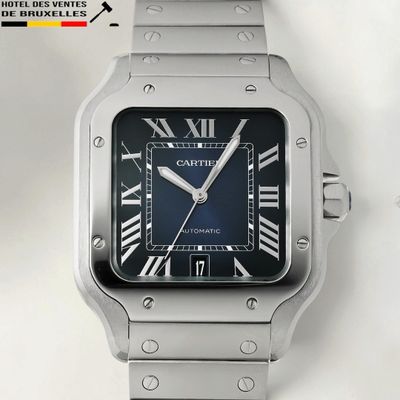 Gros plan sur une montre avec des chiffres romains